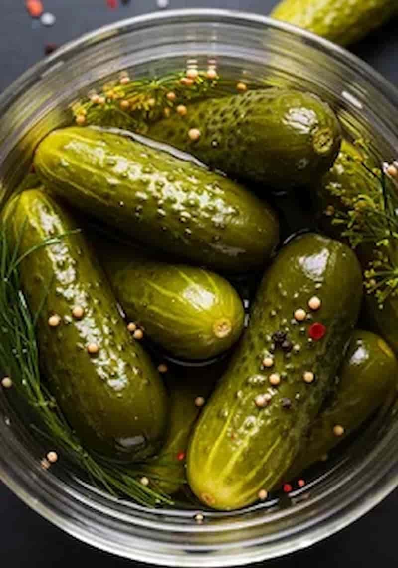 تصویر 4 از خیار شور خانگی بدون سرکه تهیه شده با آب نمک